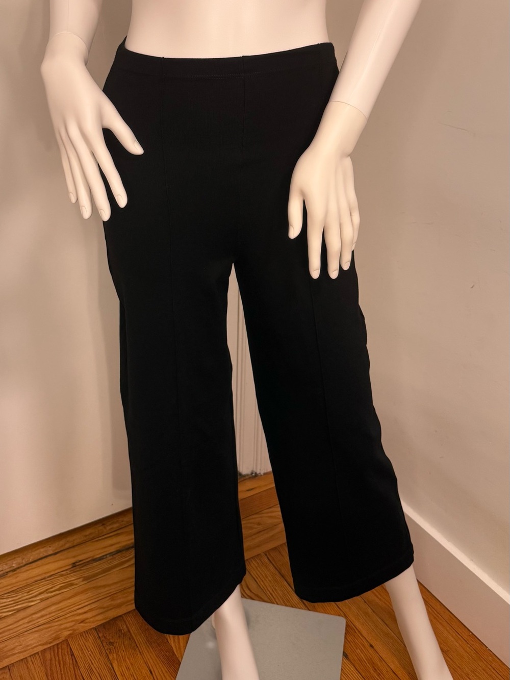Tailored Black Straight-Leg Cropped Pants